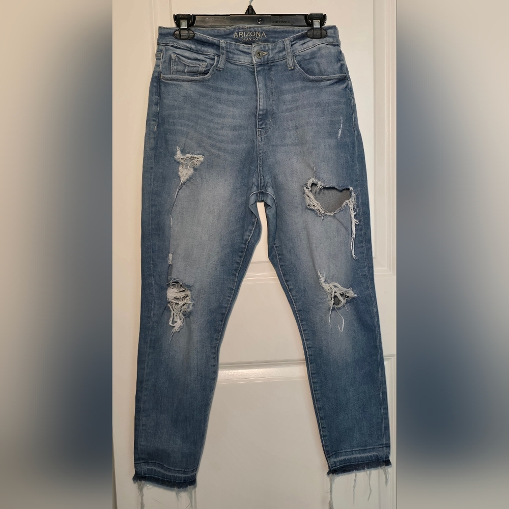 Arizona Jean Co.‎ Juniors Distressed Jeans Size 13